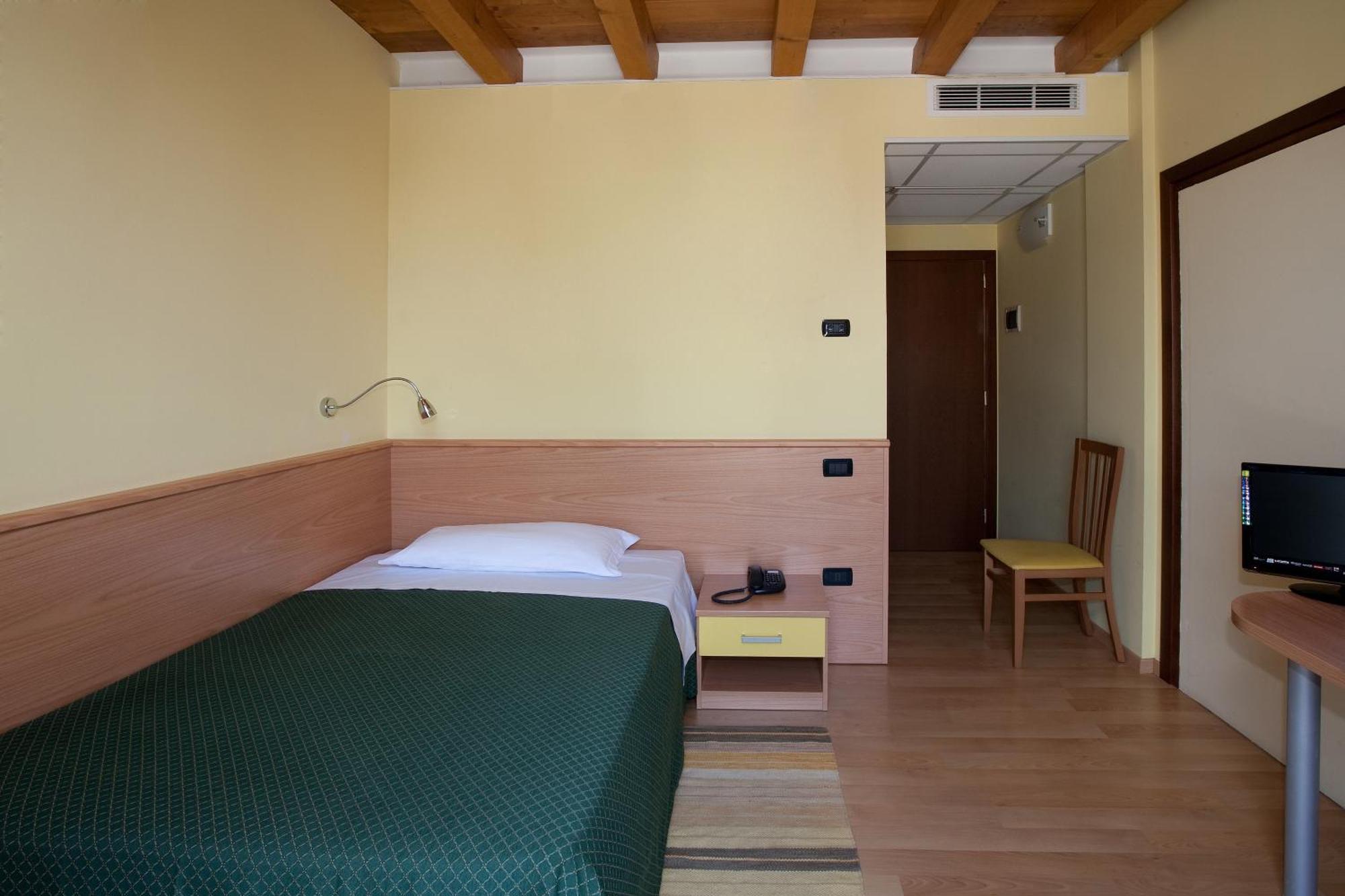 Hotel Valbrenta Limena Exterior foto